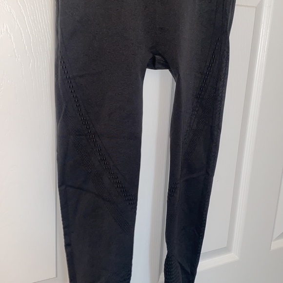 Fabletics Seamless Leggings - Picture 2 of 3